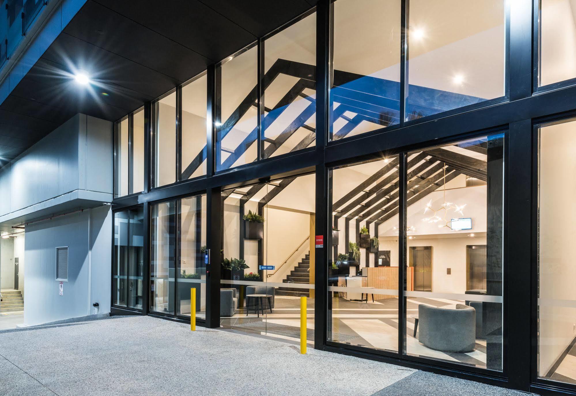 Playhouse Apartments Abbotsford Мельбурн Екстер'єр фото